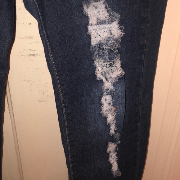 Distressed jeans - Picture 4 of 5
